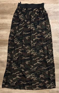 Pleated camo skirt