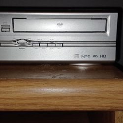 VHS AND DVD PLAYER COMBO