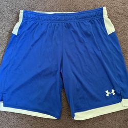 Under Armour Shorts Size Youth XL 