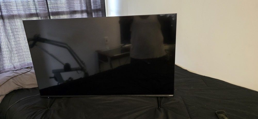 50 In Smart TV 6 Months Old