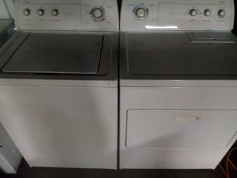 Nice Whirlpool set washer and gas dryer they both work great