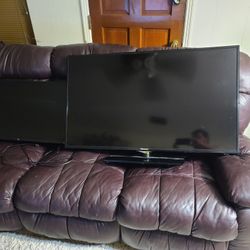 Two Flat Screen Tv $100.00