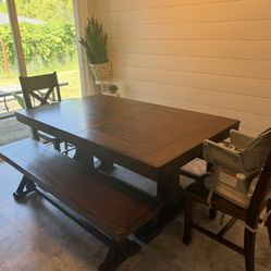Dining room Table