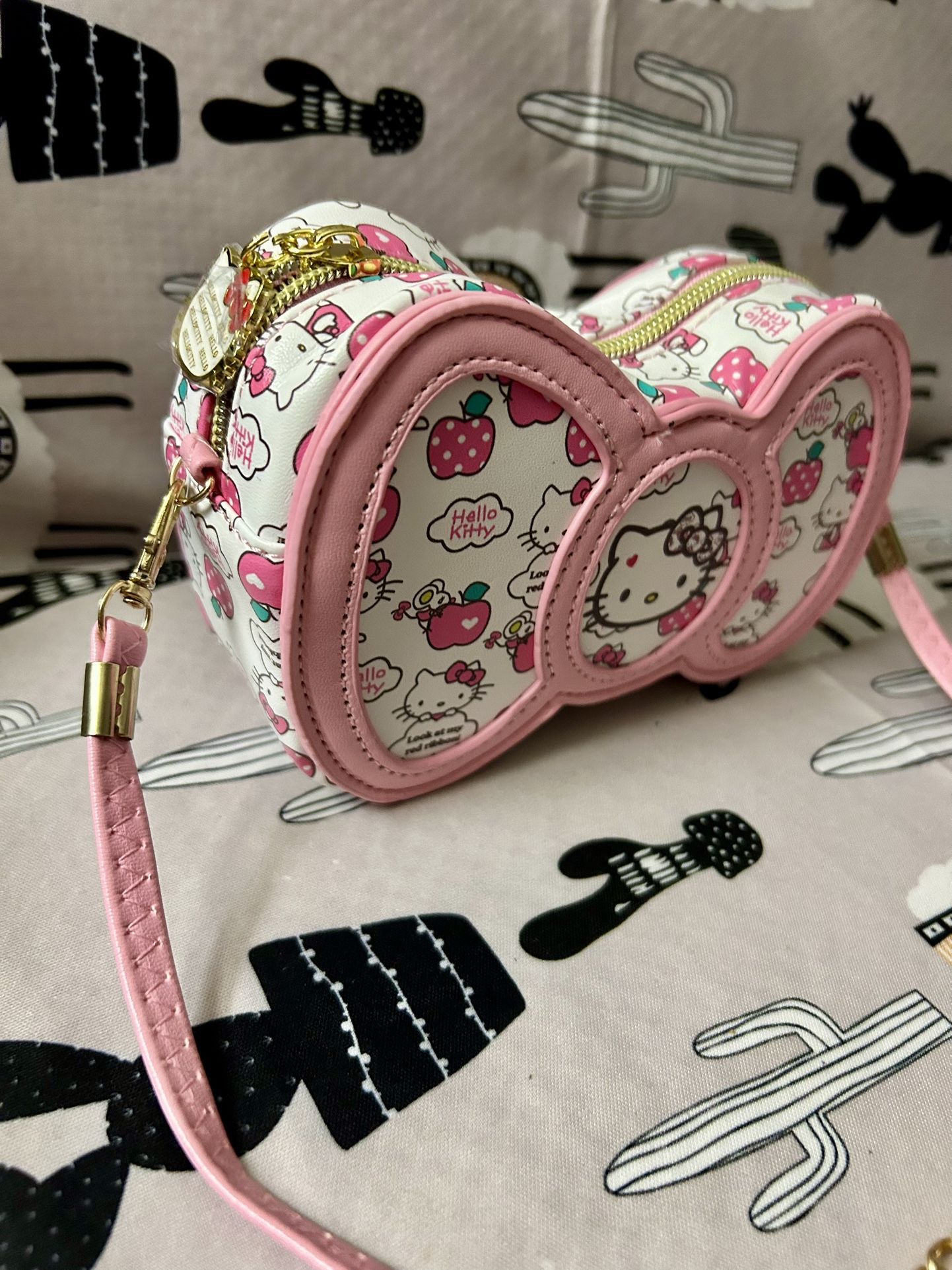 Sanrio Hello Kitty Bow Purse Cutee Kawaii Handbag Cross Body - NEW one of a kind