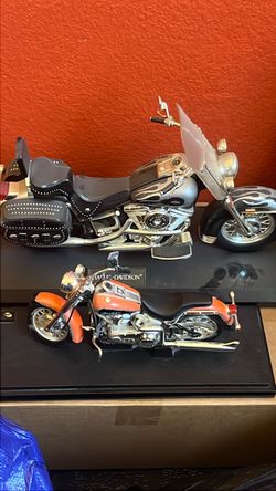 Harley-Davidson Diecast Motorcycle Model Set