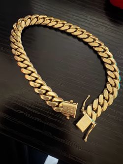14k gold Cuban link bracelet