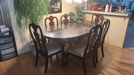 Formal dinning set