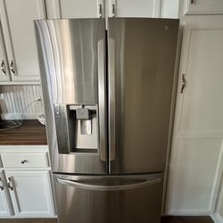 LG Counter-Depth French Door Refrigerator - New Compressor (Installed 2024) 