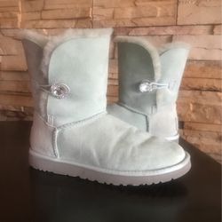 UGG Boots Size 8 Swarovski Crystals Baby Blue 