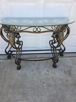 Entey Table
