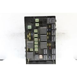 2001-03 Dodge Caravan Town and Country Fuse Junction Box 0(contact info removed)AM 473 2A1