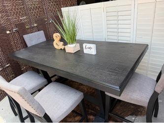 Dining table black whit gray 4 chairs 1 bench and table