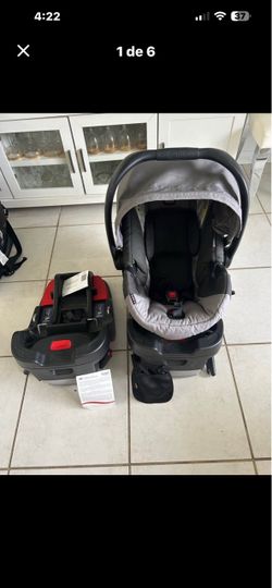Carseat BRITAX bb recien nacido, muy seguro y fuerte , tiene dos bases para dos autos