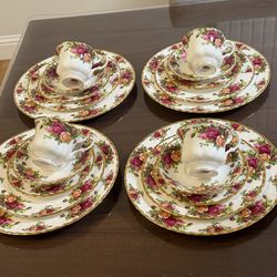 1962 Royal Albert Bone China Old Country Roses 5pc Place Settings 20 Pcs - MINT