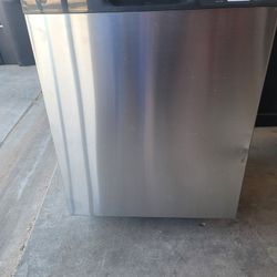 GE Dishwasher NEW 