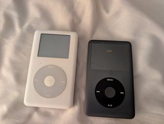 2- Vintage iPod ((Sold As Is))