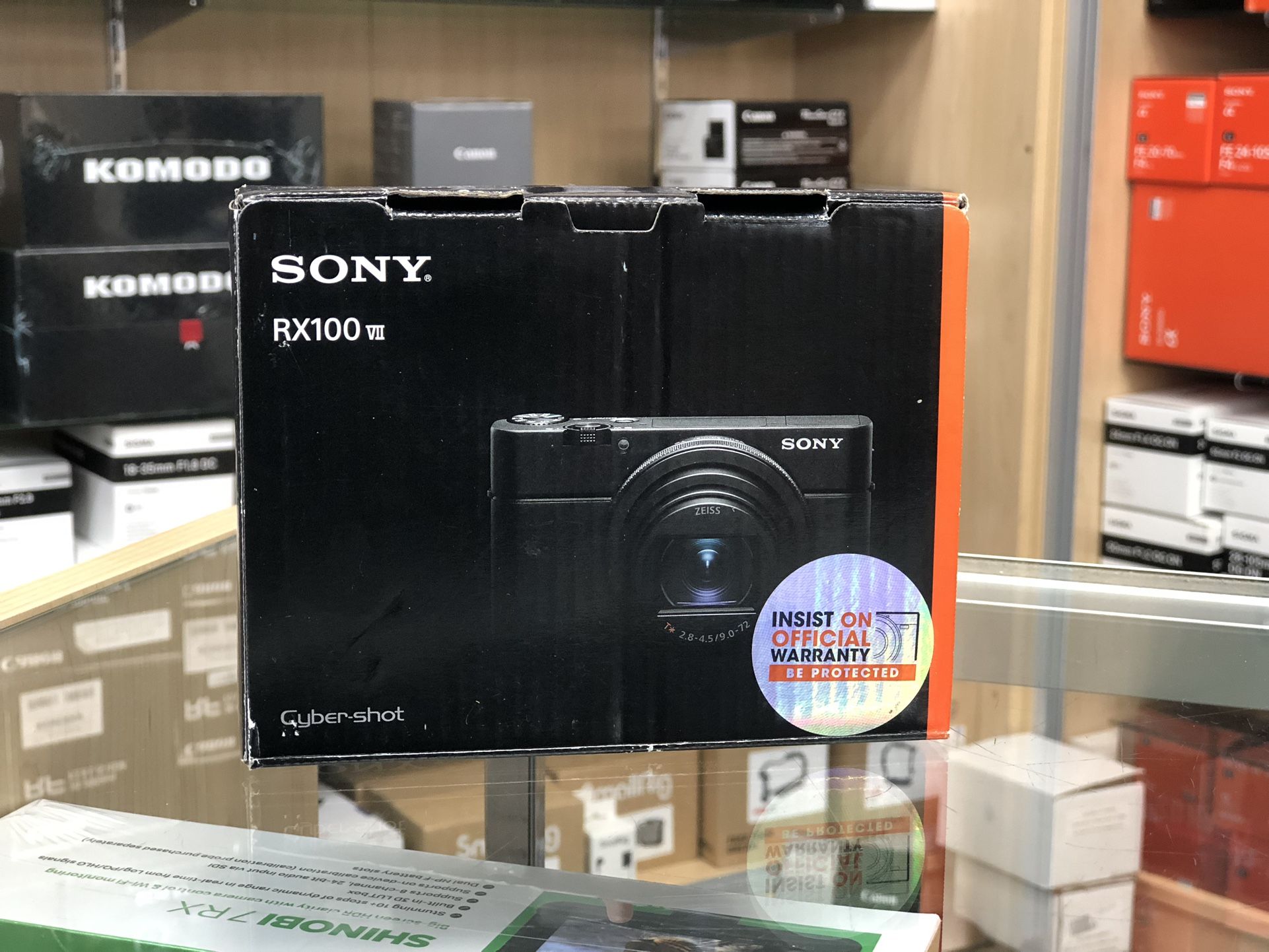 Sony Cybershot RX100VII Point And Shoot Camera