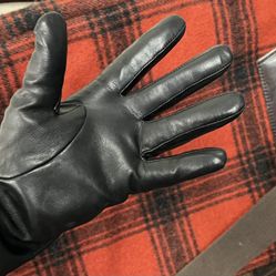 New Black Leather Gloves. Women’s Medium 