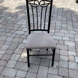 Table Base And 4 Chairs 