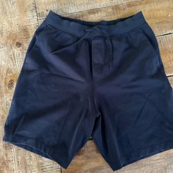 Lululemon men's Shorts
