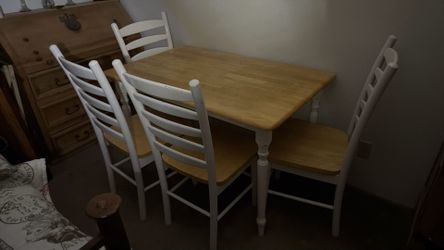 4-Piece Dining Table Set with 4 Chairs – Farmhouse Style
