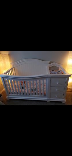 Crib with changing table