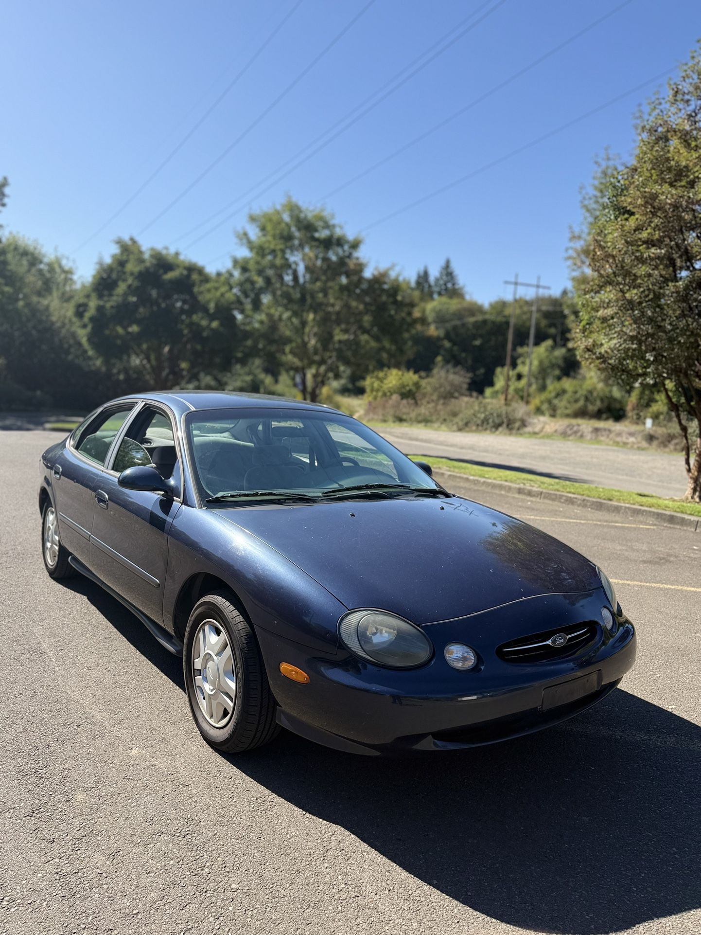 1999 Ford Taurus SE