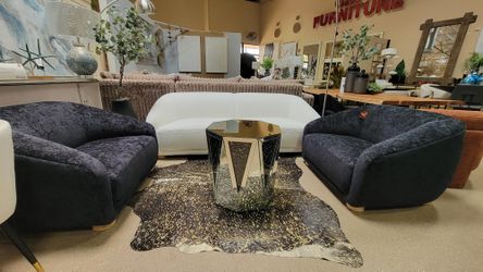 Stylish contemporary Sofa in Boucle Fabric