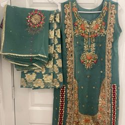 Pakistan/Indian Dresses