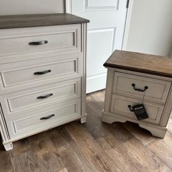 NEW Broyhill Dresser & Nightstand Set