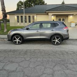 Nisan Rogue SV 2014 Pasa Smog 157722 Millas Titulo Limpio Placas 2026 Estereo De Pantalla Con Camara De Reversa Motor Y transmisión Buenos 3700 Fijo 