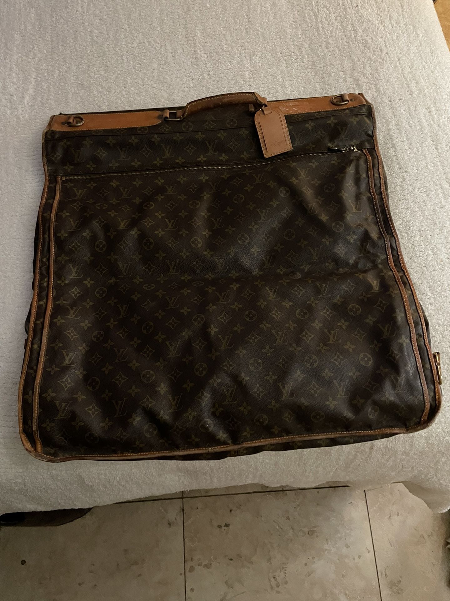 Louis Vuitton Luggage Garment Bag