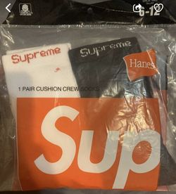 Supreme socks