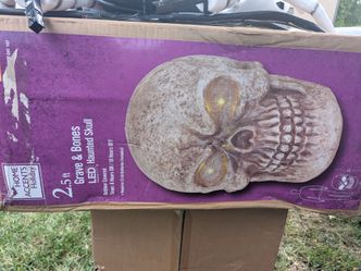 Huge skull blow mold New in Box