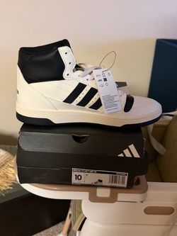 Adidas basketball shoes Size 10 M