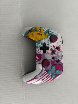 Pokémon Pikachu & Mewtwo Nintendo Switch Pro Controller