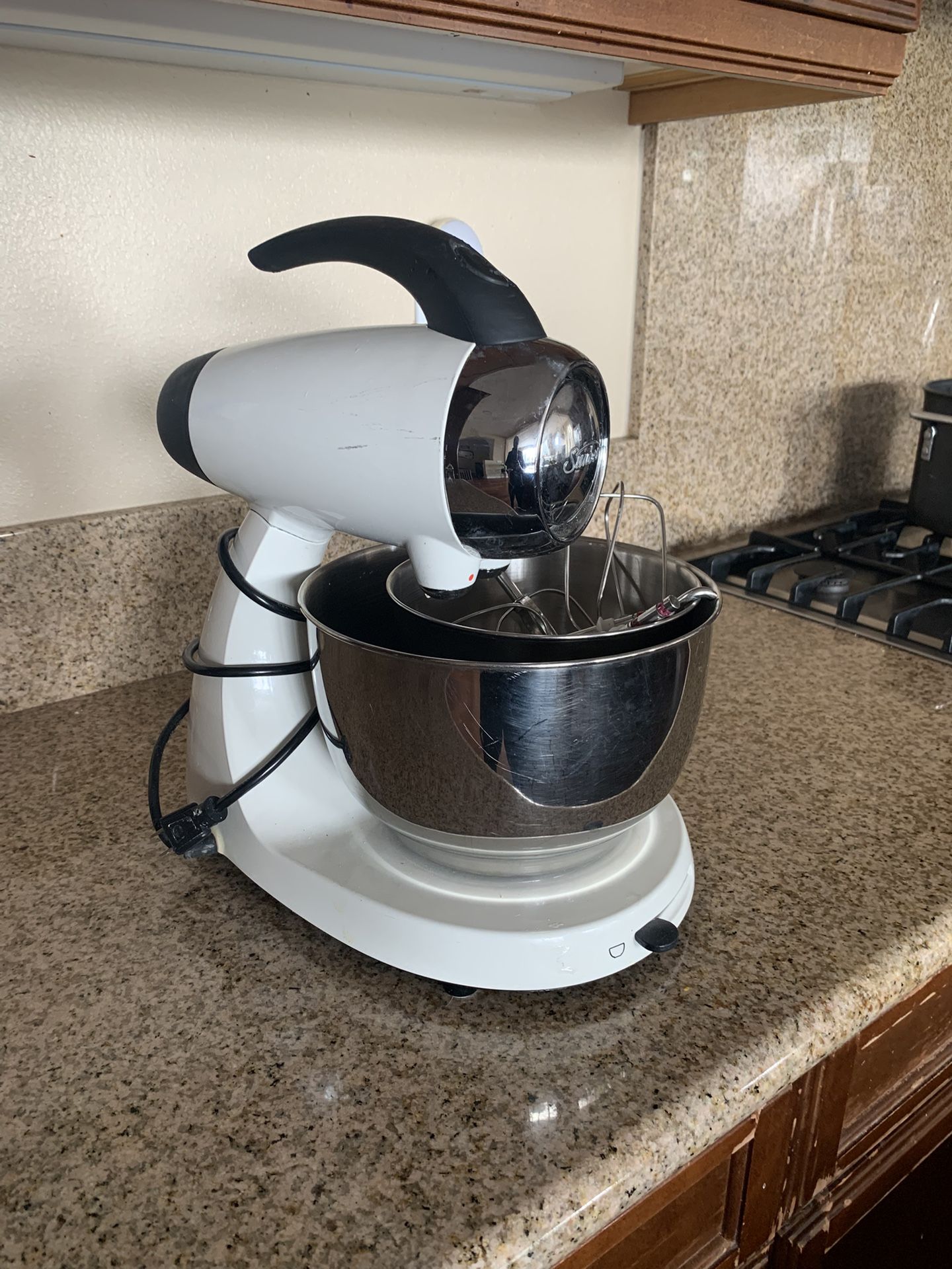 Hamilton Stand Mixer
