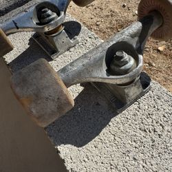 Independent Skateboard Trucks 