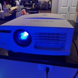 mitsubishi xl5950u Projector (with Free Projector Screen)