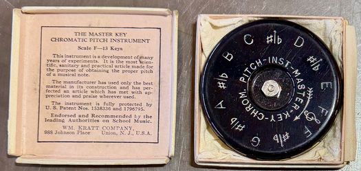 Vintage Wm. Kratt Master Key Chromatic Pitch Pipe – 13 Keys – Original Box