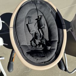 Newborn to 6months  Bassinet And Swing Sets 