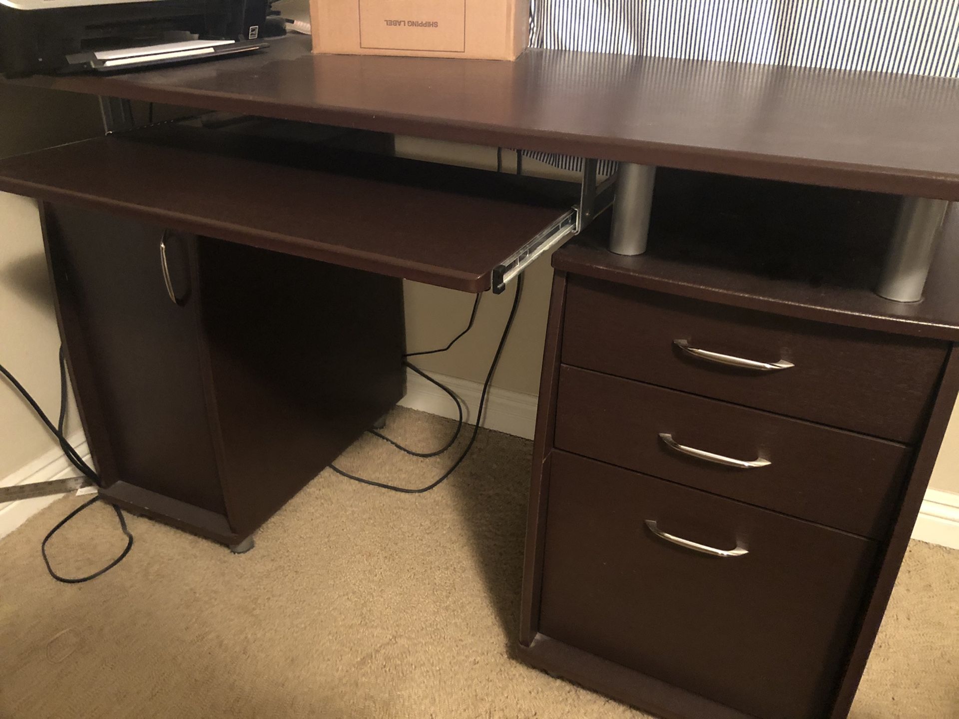 Computer desk