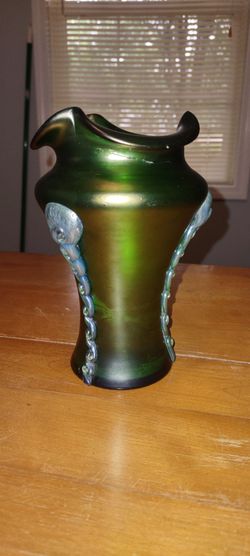 Antique Wilhelm Kralik or Loetz Art Nouveau Bohemian Green Iridescent Glass Vase