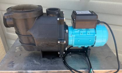 Pool pump 2 1/2 HP 230 volt runs great, open box return with fittings