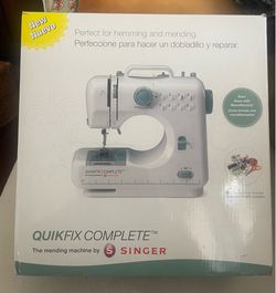 Singer Quik Fix Small Sewing Machine