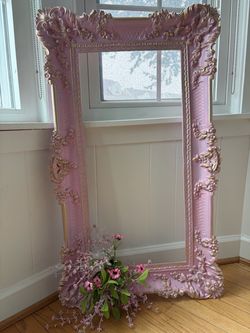 STUNNING ORNATE FRAME