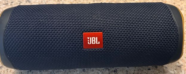 JBL Flip 5 Bluetooth speaker