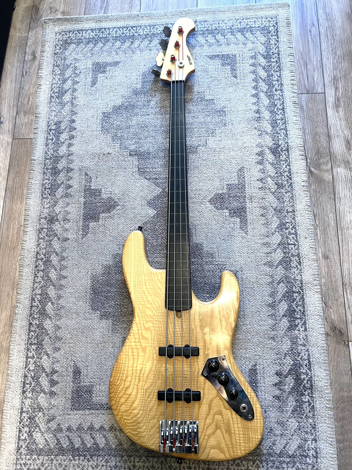 Sei Bass Fretless Jazz 