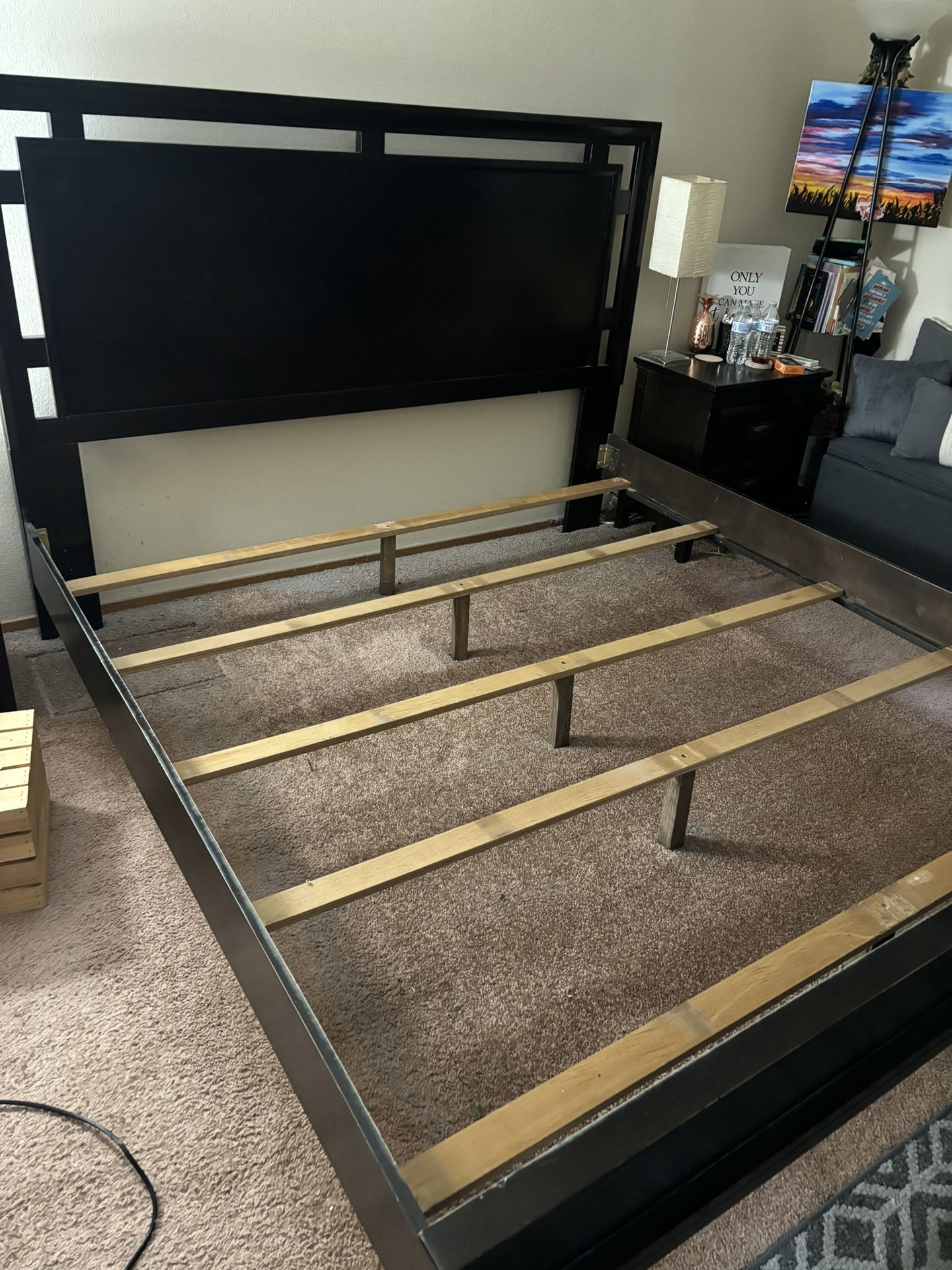 Pending Pick Up***** Free King Size Bed for Sale in Lakewood, WA OfferUp