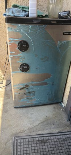 Magic chef mini fridge